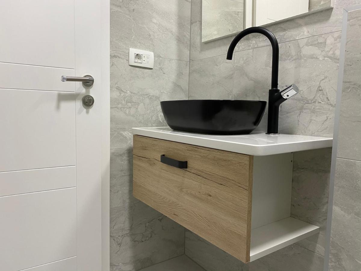Emanuela 1 Apartman Novalja Kültér fotó