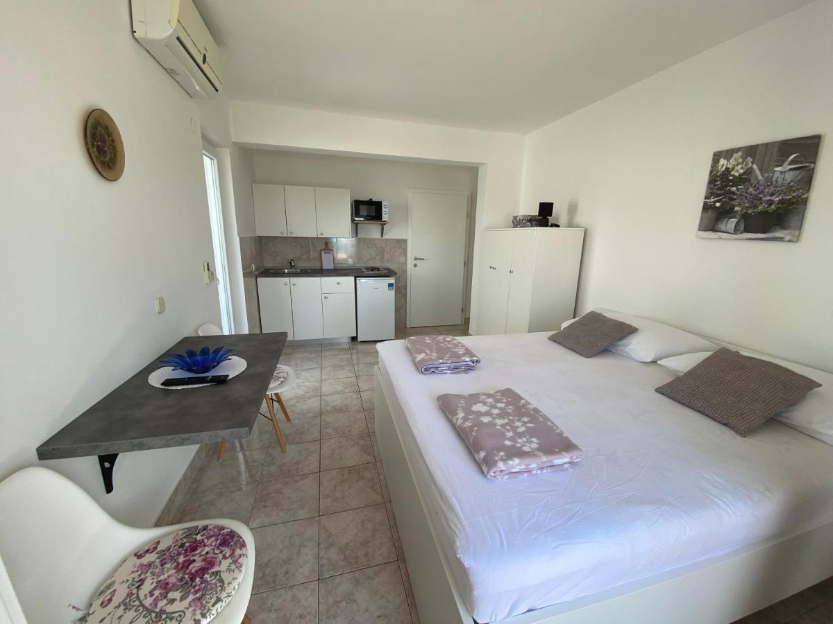 Emanuela 1 Apartman Novalja Kültér fotó